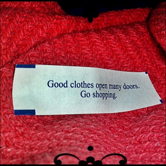 Welcome to my closet!! - Picture 4 of 7